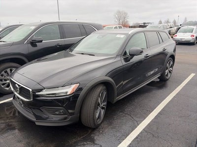 2025 Volvo V60 Cross Country Plus