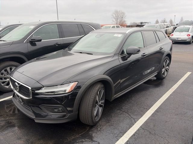 2025 Volvo V60 Cross Country Plus