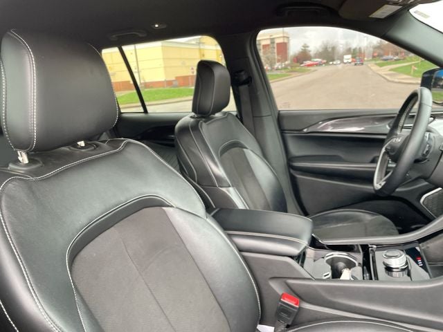 2022 Jeep Grand Cherokee Altitude