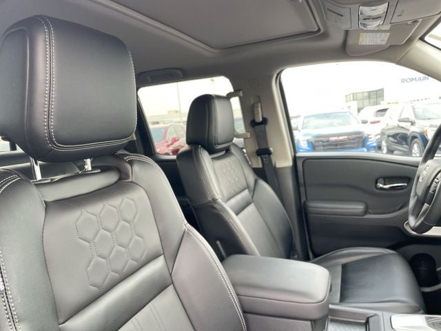 2024 Nissan Frontier SL