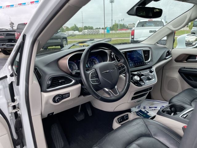 2017 Chrysler Pacifica Touring L Plus