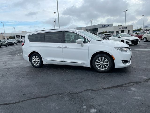 2017 Chrysler Pacifica Touring L Plus