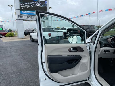2017 Chrysler Pacifica Touring L Plus