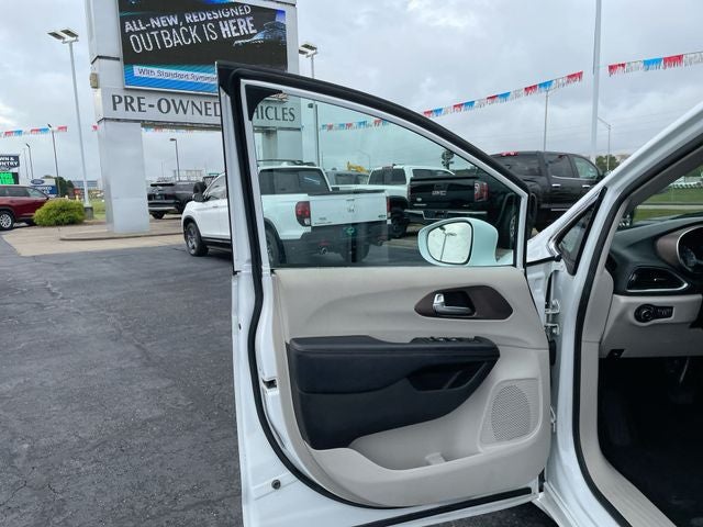 2017 Chrysler Pacifica Touring L Plus