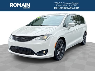 2020 Chrysler Pacifica Touring