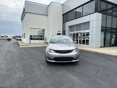2020 Chrysler Pacifica Touring