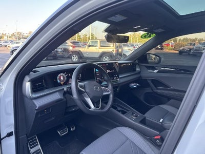 2025 Volkswagen Tiguan 2.0T SE R-Line Black