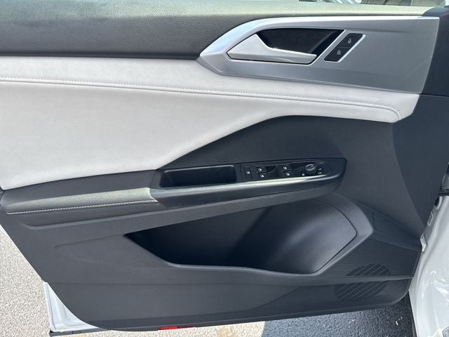 2025 Volkswagen Taos SE - Photo 10