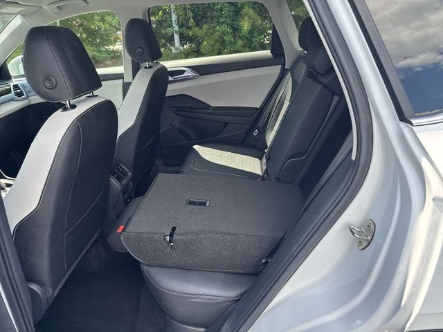 2025 Volkswagen Taos SE - Photo 14