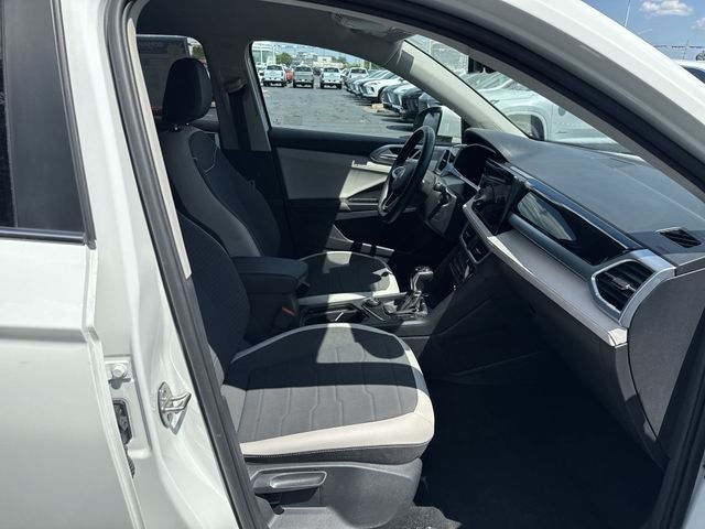 2025 Volkswagen Taos SE - Photo 17