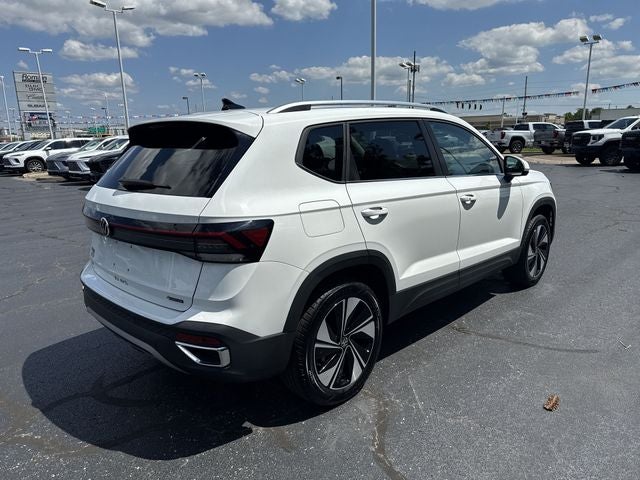 2025 Volkswagen Taos SE - Photo 2