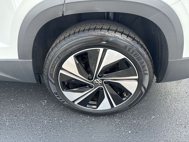 2025 Volkswagen Taos SE - Photo 8