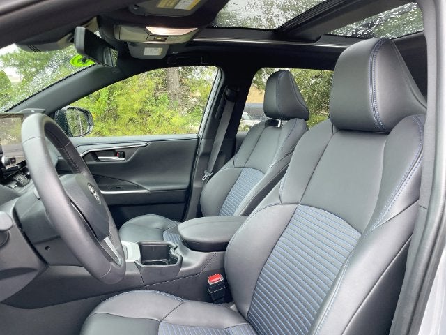 2025 Toyota RAV4 XSE - Photo 12