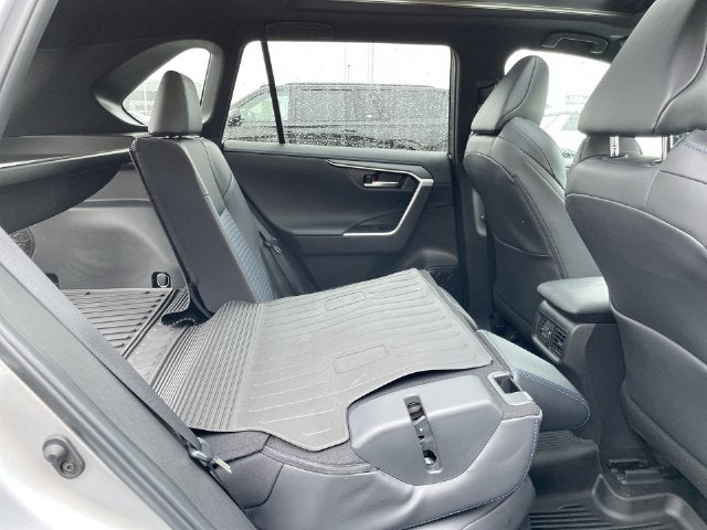2025 Toyota RAV4 XSE - Photo 16