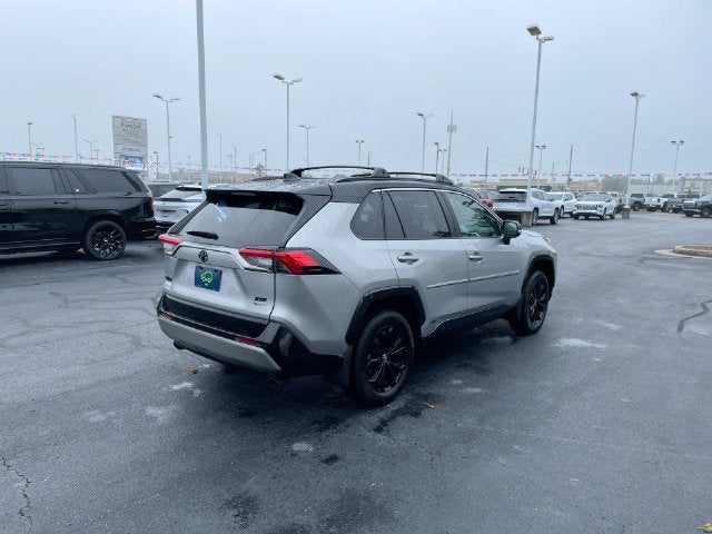 2025 Toyota RAV4 XSE - Photo 5