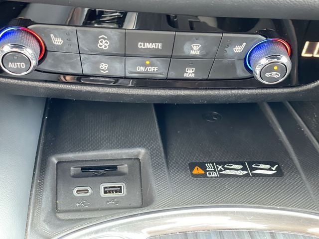 2022 Buick Enclave Essence