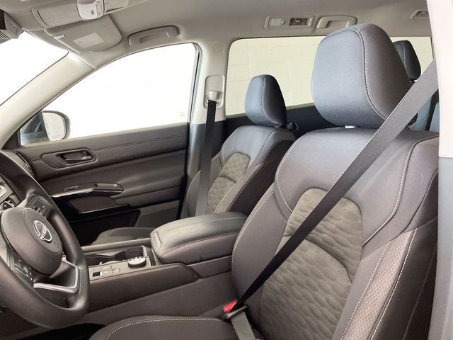 2025 Nissan Pathfinder S