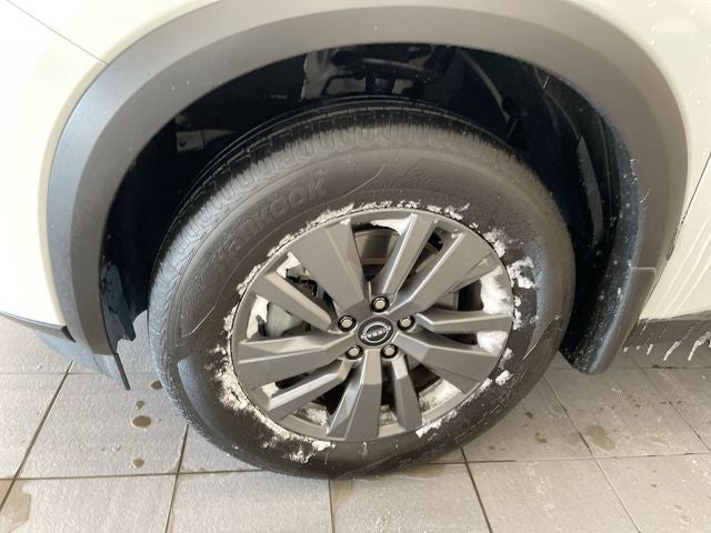 2025 Nissan Pathfinder S