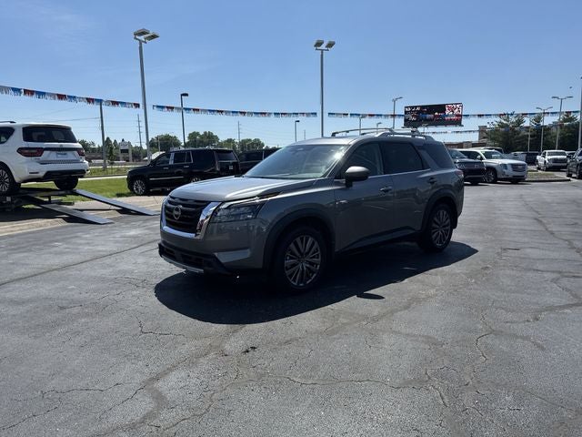 2025 Nissan Pathfinder SL