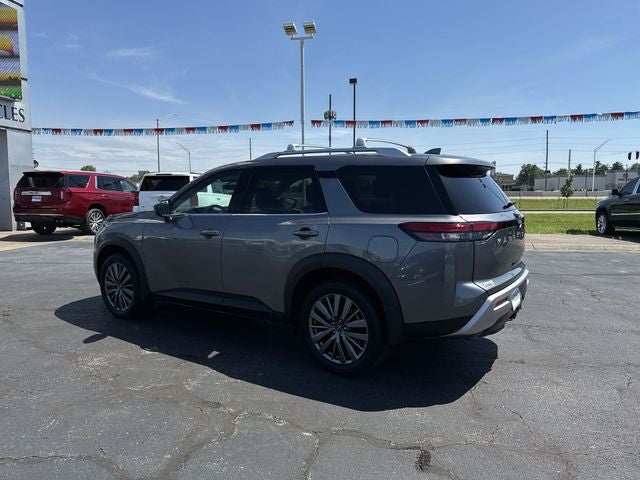 2025 Nissan Pathfinder SL