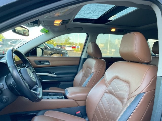2022 Nissan Pathfinder Platinum