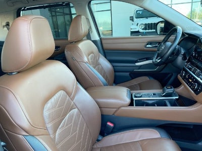 2022 Nissan Pathfinder Platinum