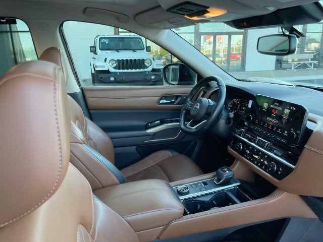 2022 Nissan Pathfinder Platinum