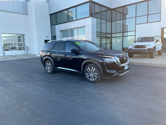 2022 Nissan Pathfinder Platinum