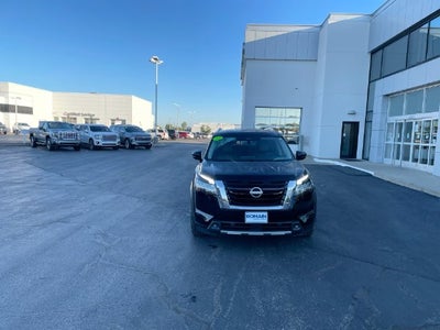 2022 Nissan Pathfinder Platinum