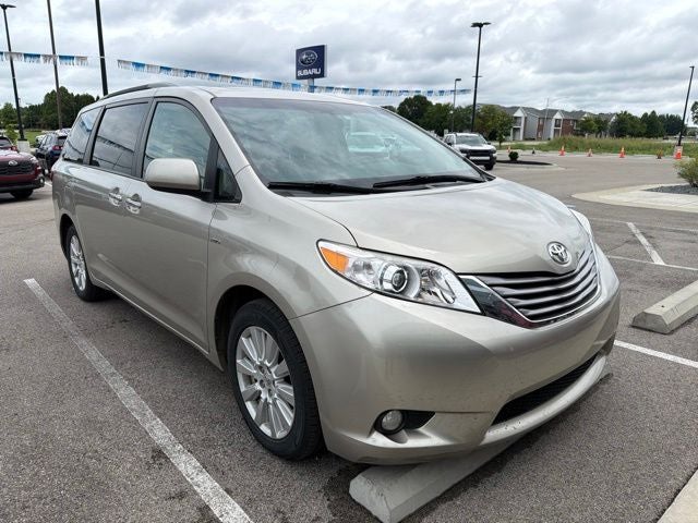 2017 Toyota Sienna XLE Premium 7 Passenger