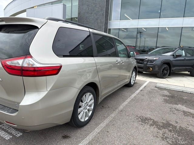 2017 Toyota Sienna XLE Premium 7 Passenger