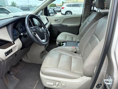 2017 Toyota Sienna XLE Premium 7 Passenger