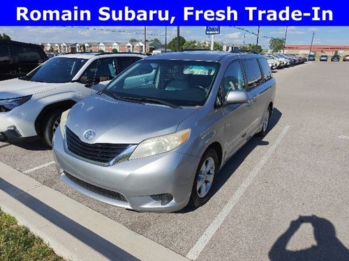 2012 Toyota Sienna LE 8 Passenger
