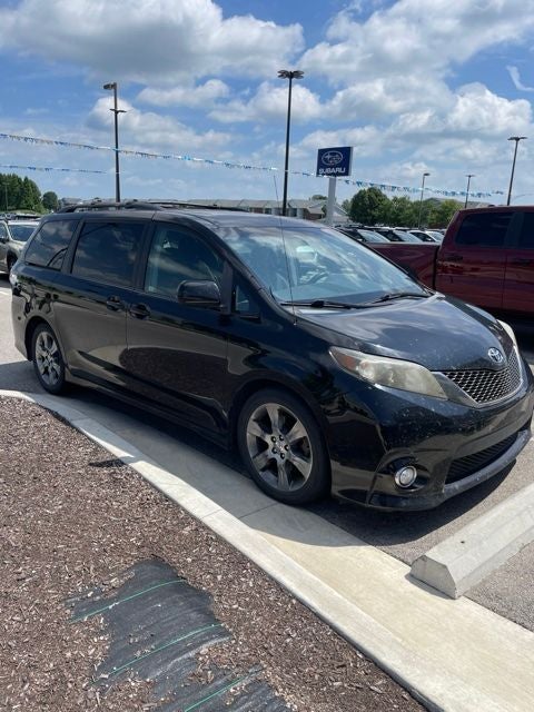 2011 Toyota Sienna SE