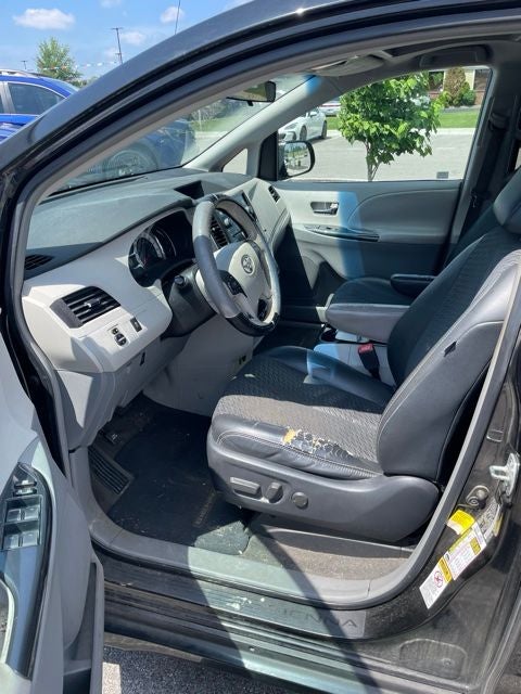 2011 Toyota Sienna SE
