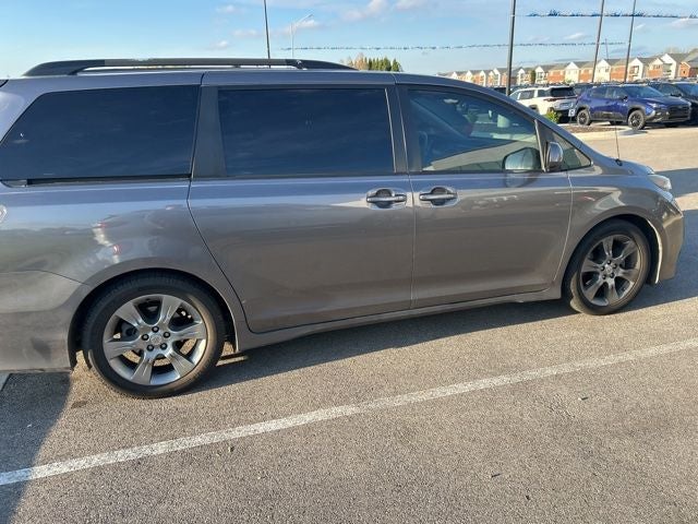 2011 Toyota Sienna SE