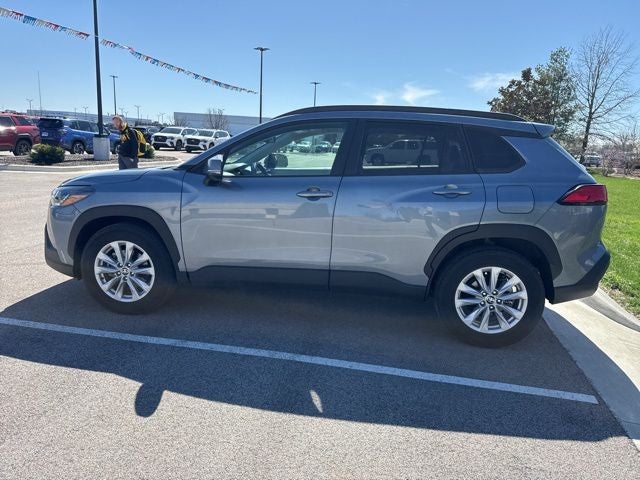2024 Toyota Corolla Cross LE