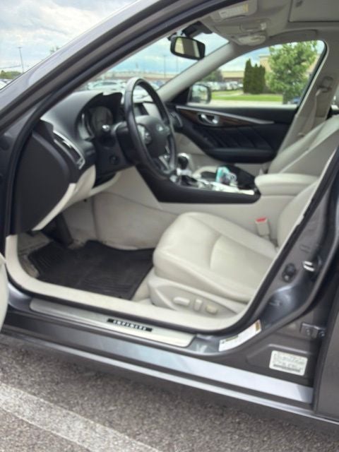 2015 INFINITI Q50 Premium