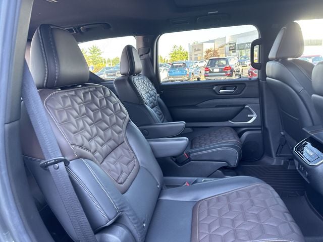 2025 Nissan Armada Platinum
