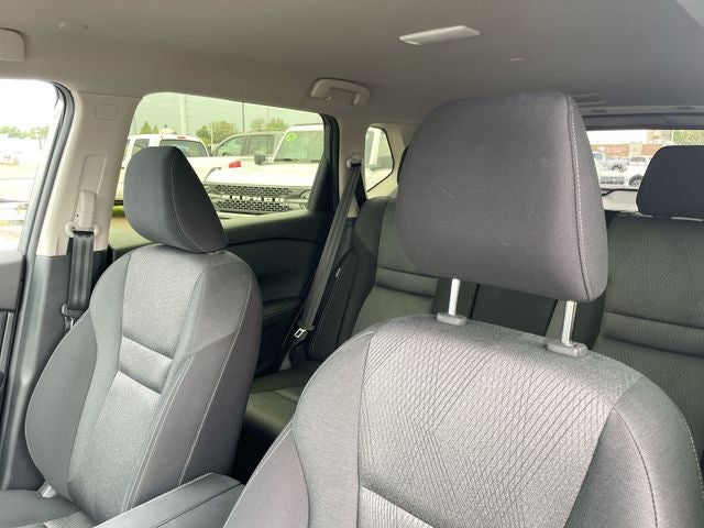 2024 Nissan Rogue SV - Photo 13