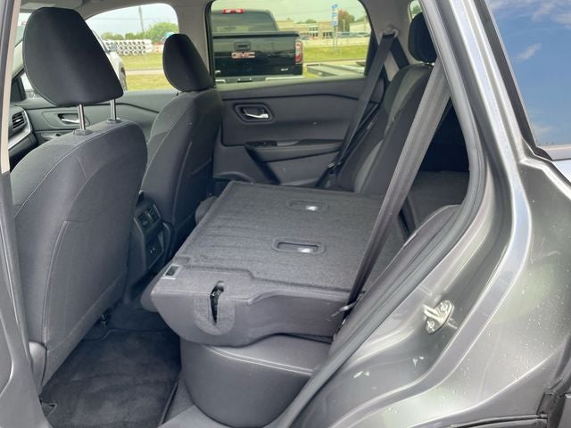 2024 Nissan Rogue SV - Photo 15