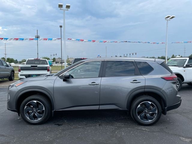 2024 Nissan Rogue SV - Photo 2