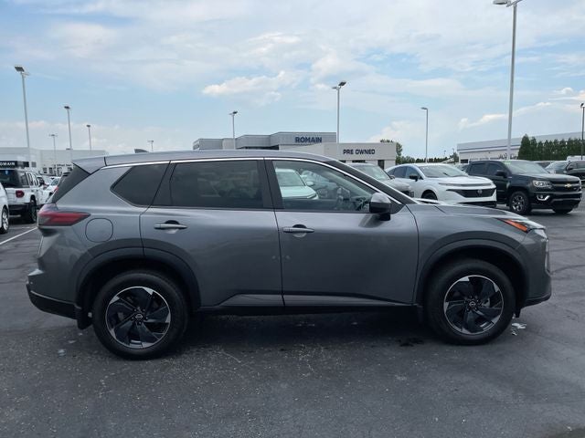 2024 Nissan Rogue SV - Photo 6