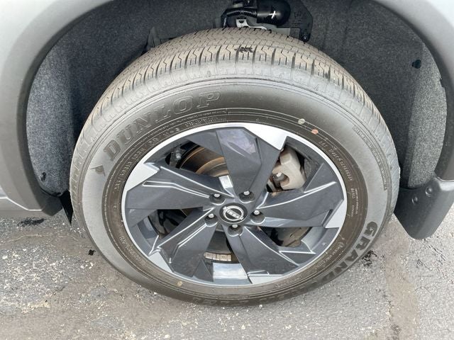 2024 Nissan Rogue SV - Photo 8