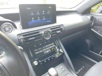 2023 Lexus IS 300