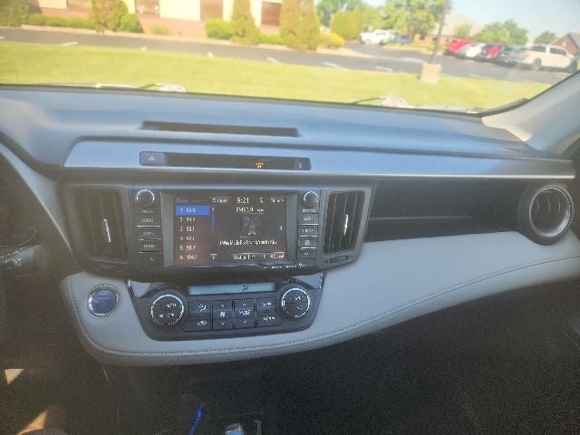 2016 Toyota RAV4 Hybrid XLE
