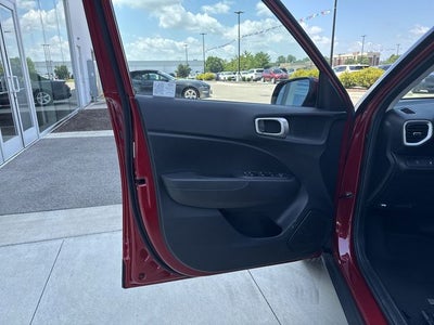 2025 Hyundai Venue SE