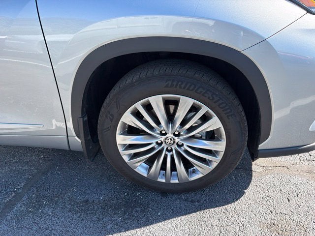 2025 Toyota Highlander Platinum