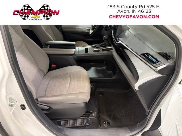 2025 Toyota Sienna LE
