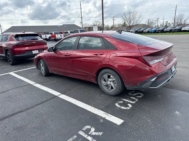 2025 Hyundai Elantra SE